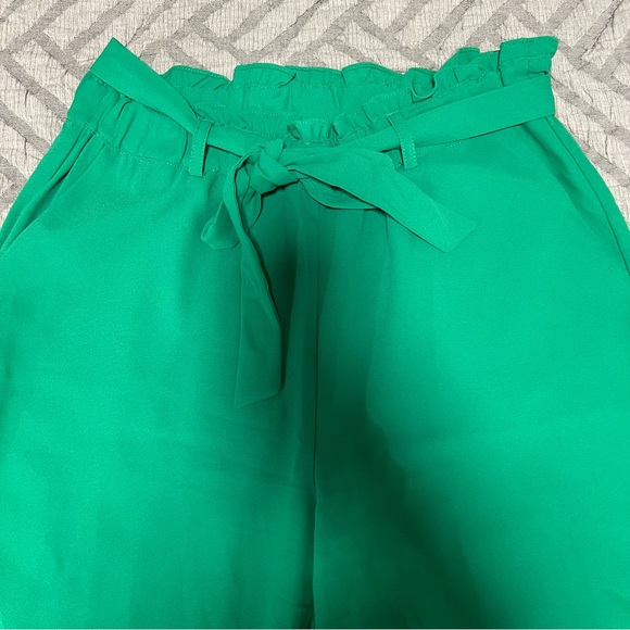 Women’s Green Riley & Rae Capri Pants - Picture 16 of 16
